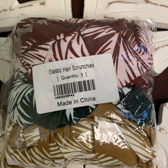 Bundle of 3 Oversized Elastic Scrunchies Burgundy, Black, Mustard Yellow NIB - Picture 4 of 8